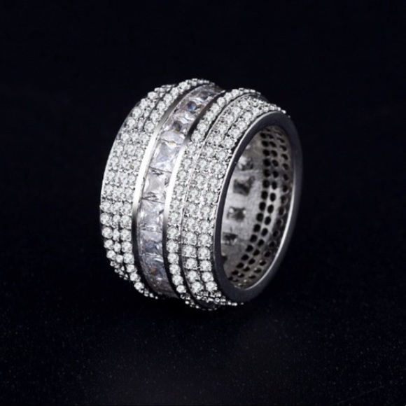 NEW LUXURY 925 STERLING SILVER DIAMOND BAND RING, CUTE RING, SHINY RING. - Picture 4 of 5